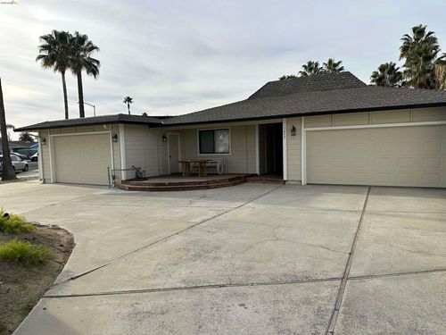 1472 Willow Lake Rd, Discovery Bay, CA, 94505-9421 | Card Image