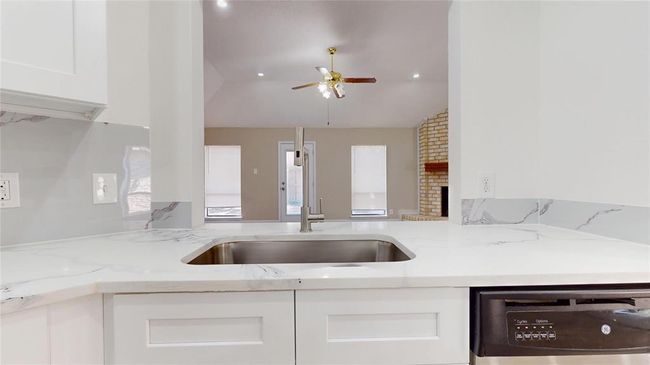 7126 Rio Blanco Dr, House other with 3 bedrooms, 2 bathrooms and 2 parking in Houston TX | Image 14