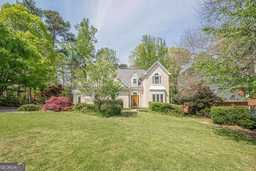 13070 Magnolia Crescent Dr, Roswell, GA, 30075-5550 | Card Image