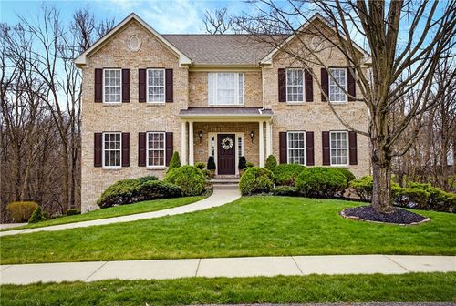 112 Hunter Dr, Cranberry Twp, PA, 16066-7604 | Card Image
