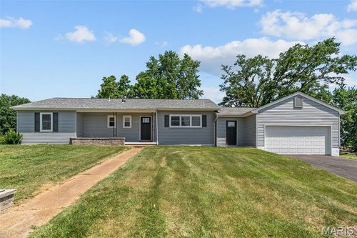 9515 Koerber Ln, Affton, MO, 63123-6307 | Card Image