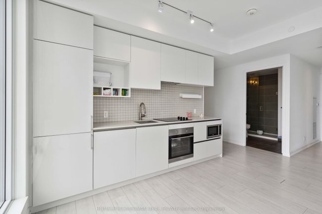 4502 - 5 Buttermill Ave, Condo with 3 bedrooms, 2 bathrooms and null parking in Vaughan ON | Image 12