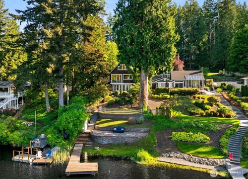 2057 E Beaver Lake Dr Se, Sammamish, WA, 98075-7920 | Card Image