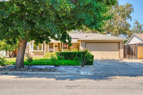 4749 Montreal Dr, San Jose, CA, 95130-2233 | Card Image