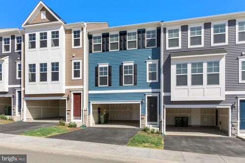 3970 Shire Meadow Ln, TRIANGLE, VA, 22172-1133 | Card Image