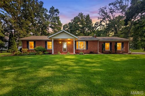 8861 Gilmore Lake Rd, Columbia, IL, 62236-3525 | Card Image