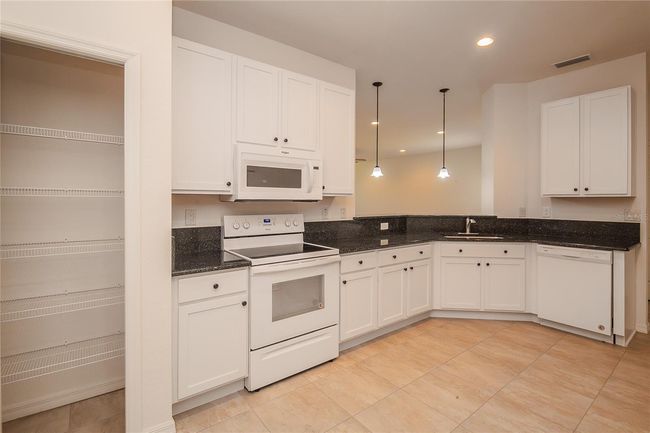 Kitchen | Image 11