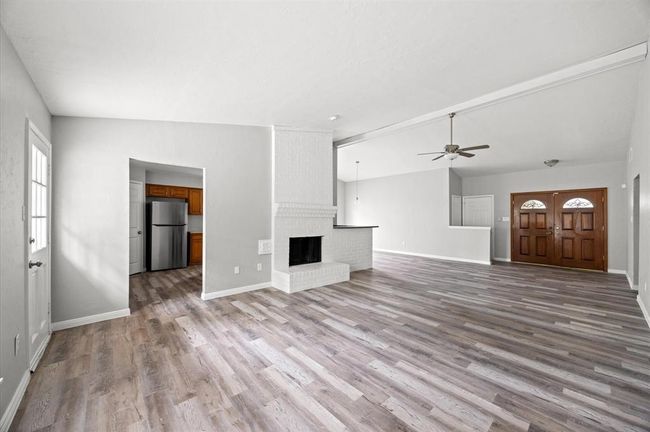 8803 Enchanted Forest Dr, House other with 3 bedrooms, 2 bathrooms and 2 parking in Houston TX | Image 6