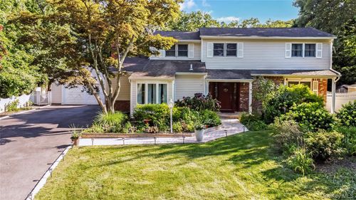 6 Marlon Ln, Hauppauge, NY, 11788-3005 | Card Image
