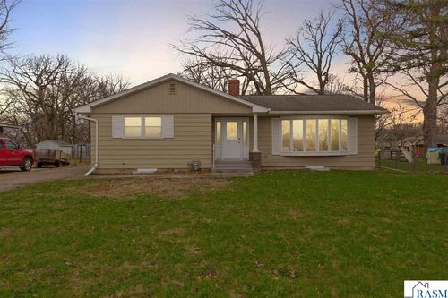 1016 Summit Ave, New Ulm, MN, 56073-3637 | Card Image