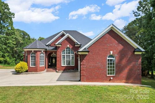 125 Country Creek Dr, Kings Mountain, NC, 28086-8982 | Card Image