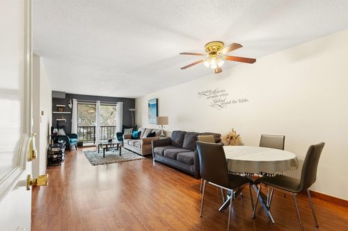 apt-304-1 Greenbriar Dr, North Reading, MA, 01864-3126 | Card Image