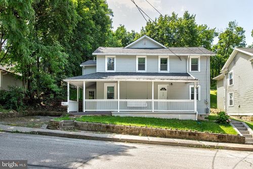 328 E Logan St, BELLEFONTE, PA, 16823-2024 | Card Image