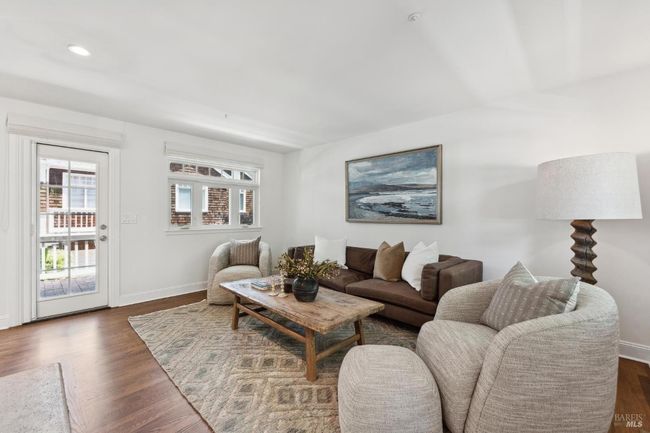 249 E Blithedale Avenue, Townhouse with 2 bedrooms, 3 bathrooms and 2 parking in Mill Valley CA | Image 14