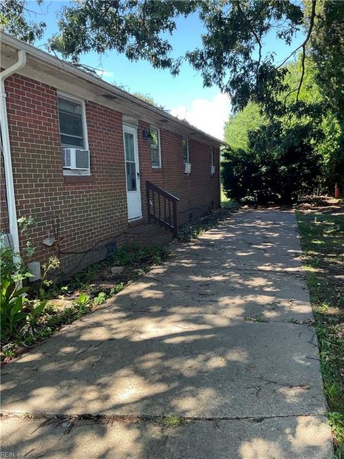 b-7919 Redmon Road, Norfolk, VA, 23518 | Card Image