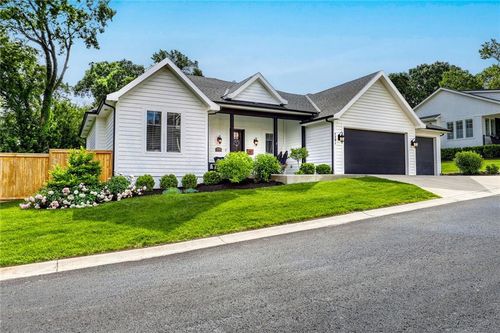 7501 Chadwick Ct, Prairie Village, KS, 66208 | Card Image