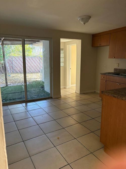 1382-1384 Nw 27th St, Miami, FL, 33142 | Card Image