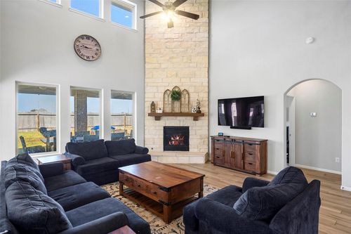 11723 Oakwood Dr, Mont Belvieu, TX, 77535-4002 | Card Image