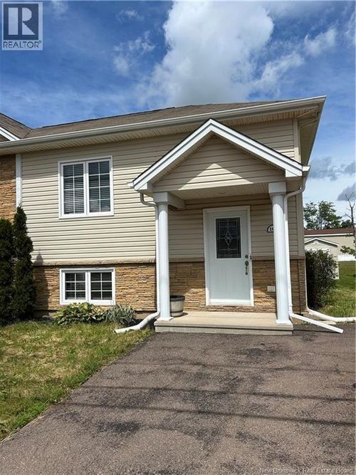 106 Lakeburn Ave, Dieppe, NB, E1A0Y7 | Card Image