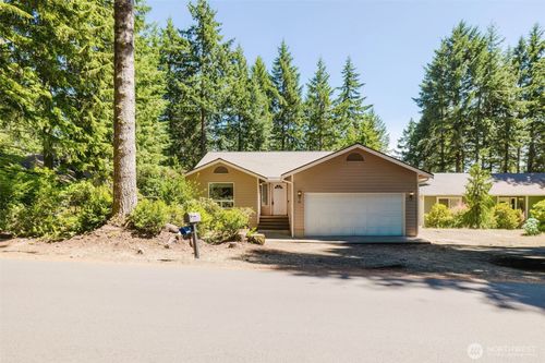 90 E Susan Ln, Union, WA, 98592-9792 | Card Image