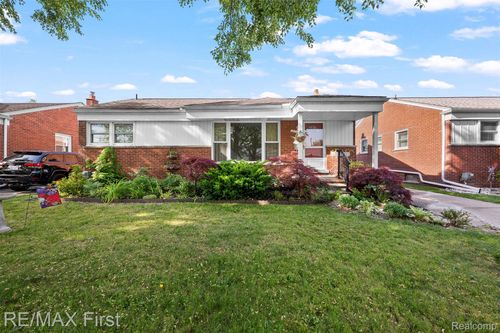 19712 Gaukler St, Saint Clair Shores, MI, 48080-3353 | Card Image