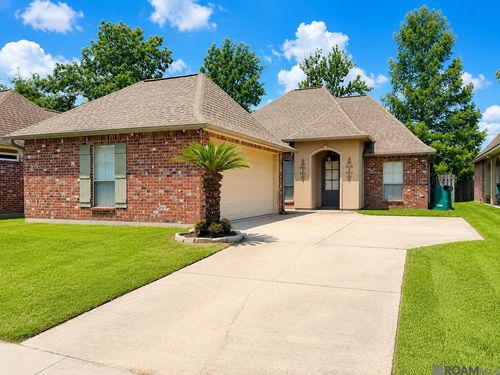 2567 Old Towne Dr, Zachary, LA, 70791-2779 | Card Image