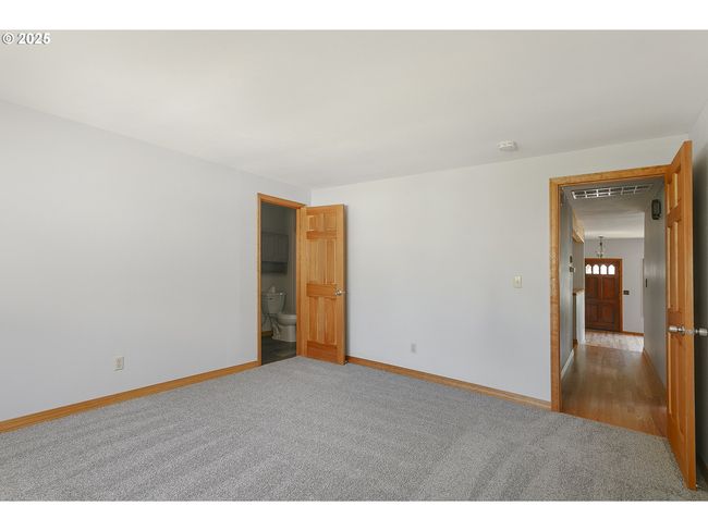 Primary Bedroom | Image 15