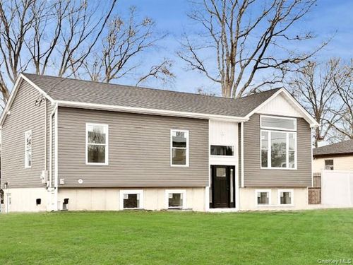 10 Amarr Dr, Shirley, NY, 11967-3602 | Card Image