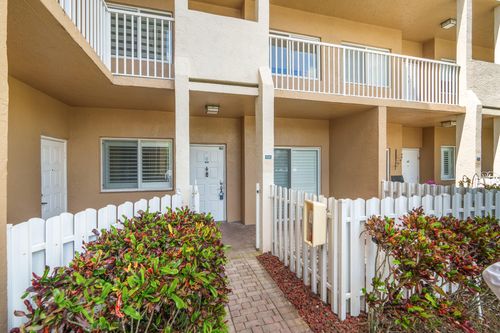 102-7623 Southampton Ter, Tamarac, FL, 33321-9131 | Card Image