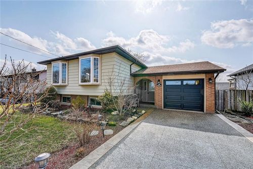 9 Sidare Court, Grimsby, ON, L3M4E8 | Card Image