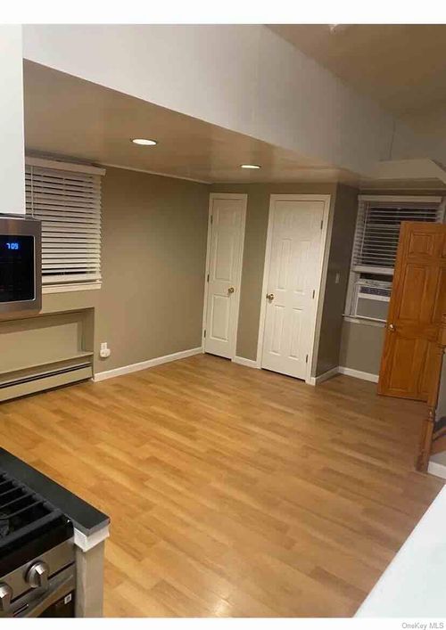 2-20 Central Avenue, Glen Cove, NY, 11542 | Card Image