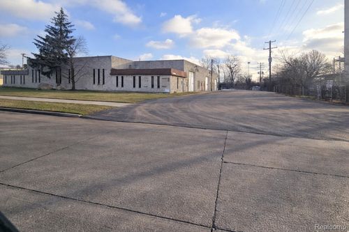 5848 Hubbard St, Garden City, MI, 48135-1522 | Card Image