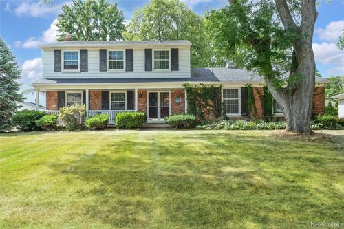36723 Nantucket Ct, Clinton Twp, MI, 48035-1165 | Card Image