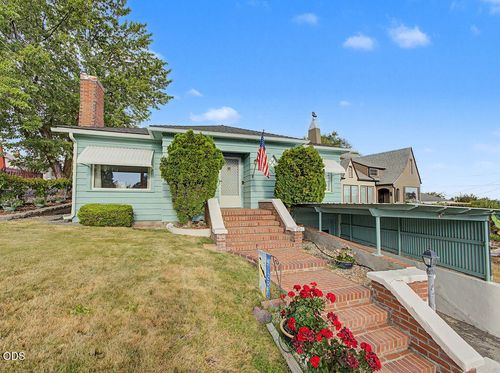 247 Hillside Ave, Klamath Falls, OR, 97601-2333 | Card Image