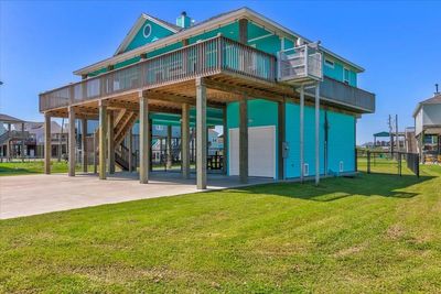 975 Tidelands, House other with 3 bedrooms, 2 bathrooms and null parking in Crystal Beach TX | Image 3