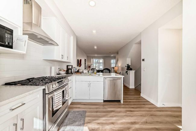 91 Spring Willow Close Sw, Townhouse with 3 bedrooms, 3 bathrooms and 2 parking in Calgary AB | Image 12