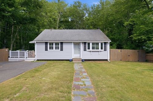 82 12th Ave, Brockton, MA, 02302-4535 | Card Image
