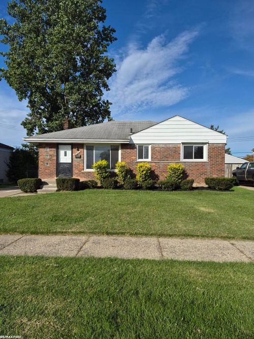 25071 Barbara St, Roseville, MI, 48066-3834 | Card Image