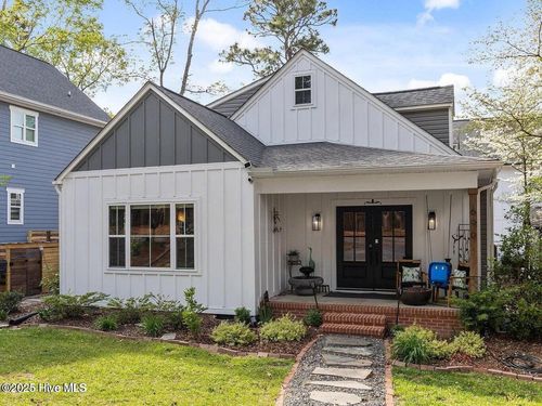 690 Ridge St, Southern Pines, NC, 28387-4949 | Card Image