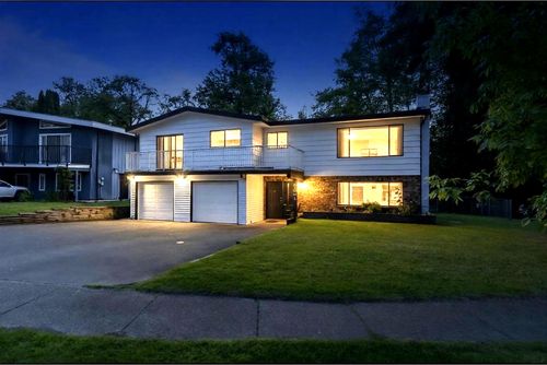 8864 Ursus Cres, Surrey, BC, V3V6L4 | Card Image