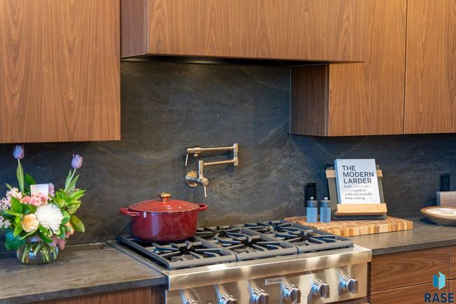 UNIT-102 - 151 E 4 Th Pl, Condo with 2 bedrooms, 3 bathrooms and null parking in Sioux Falls SD | Image 14