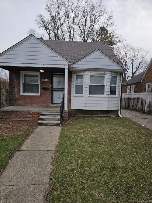 8442 Warwick Street, Detroit, MI, 48228 | Card Image