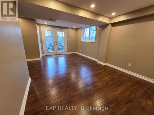 lower-696 Penny Lane, Burlington (LaSalle), ON, L7T4J1 | Card Image