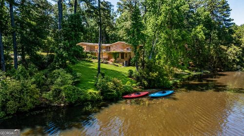 8 Canterbury Dr, Newnan, GA, 30263-5542 | Card Image