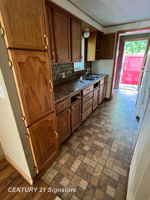 13869 Hanchett Rd, Saint Charles, MI, 48655-8504 | Card Image