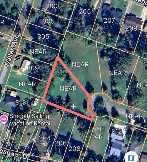 5 Nancy St, Lake Waccamaw, NC, 28450-1937 | Card Image