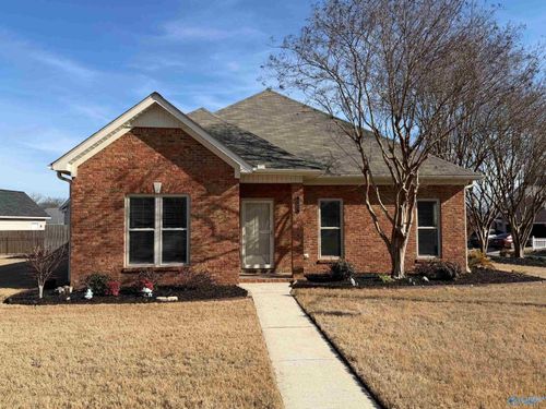 945 Tracey Ln, Decatur, AL, 35601-7701 | Card Image