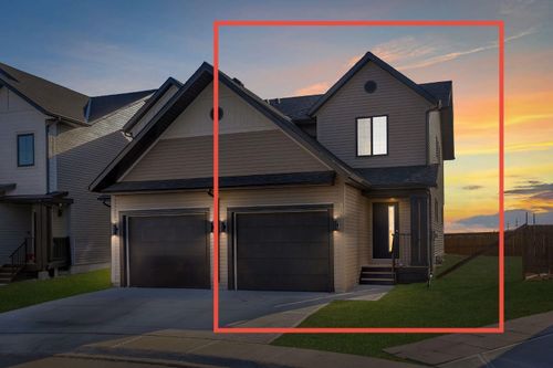 {{alt}} | Card Image