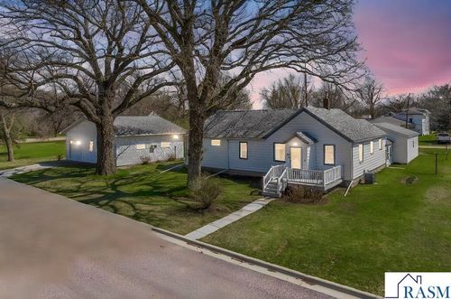 1010 E 5th Street, Blue Earth, MN, 56013 | Card Image