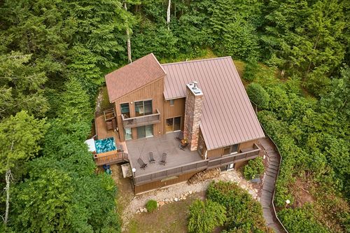 12 Bray Ct, Pelham, MA, 01002-9759 | Card Image